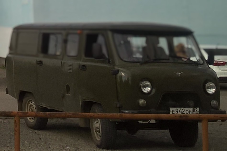 е 942 он 82, UAZ 452 3909 Combi Van, 1996–