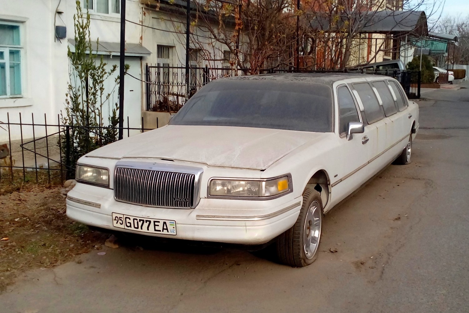95 G 077 EA, Lincoln Town Car 2nd gen (FN36/116), 1989–1997