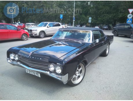 е 0176 МЕ, Oldsmobile 88