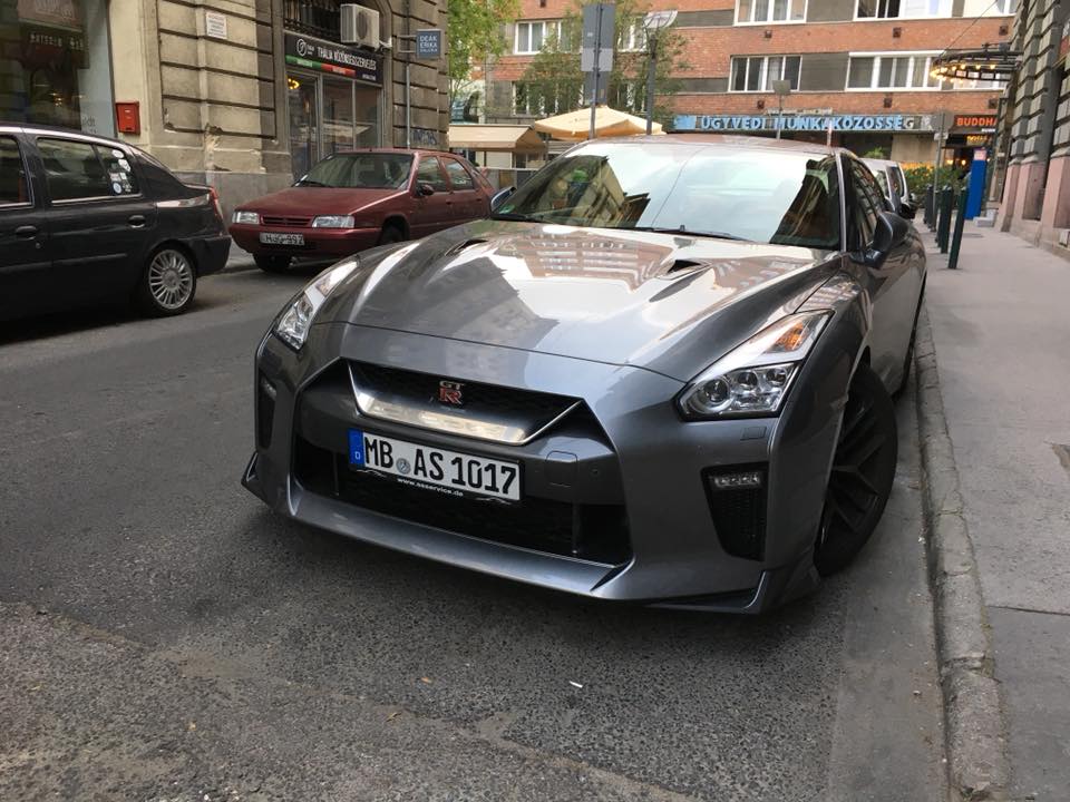 MB AS 1017, Nissan GT-R 