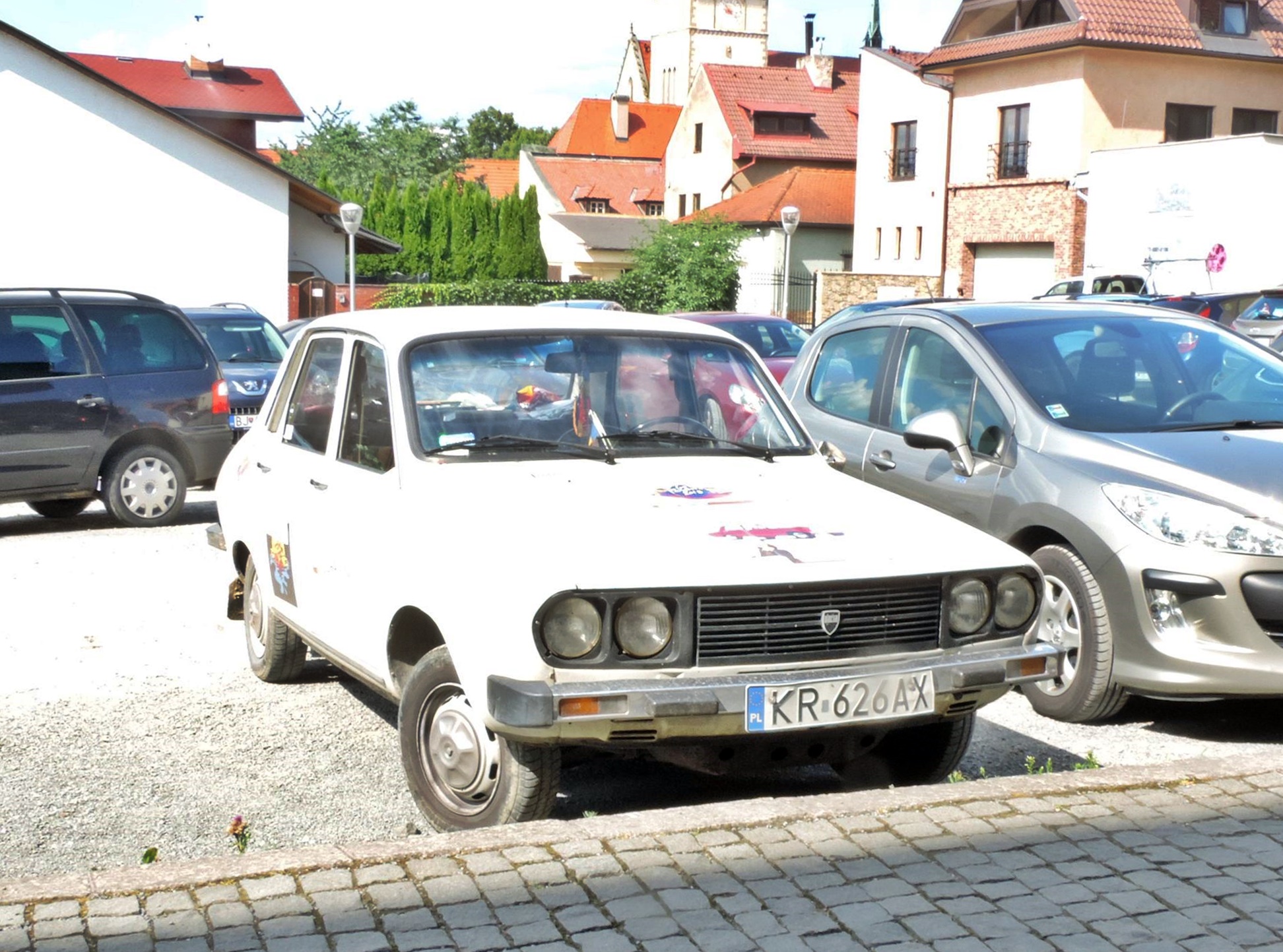 KR 626AX, Dacia 1310 1st gen Sedan, 1982–1991