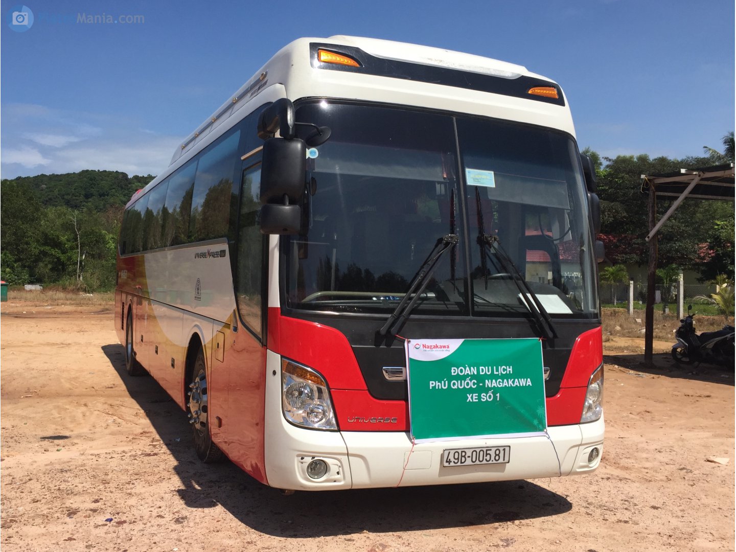 49B-005.81, Thaco Universe 