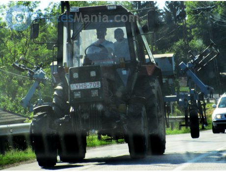 YHS-705, Belarus (MTZ) 820
