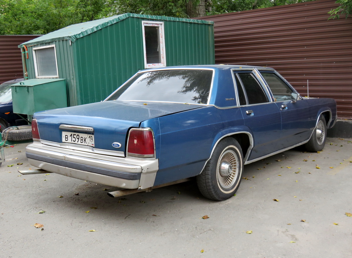 в 159 вк 19, Ford Crown Victoria LTD 4-door Sedan (54K), 1979–1991