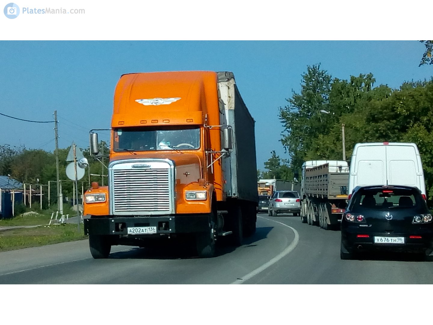 а 202 ат 136, Freightliner FLD SD, 1990–2010