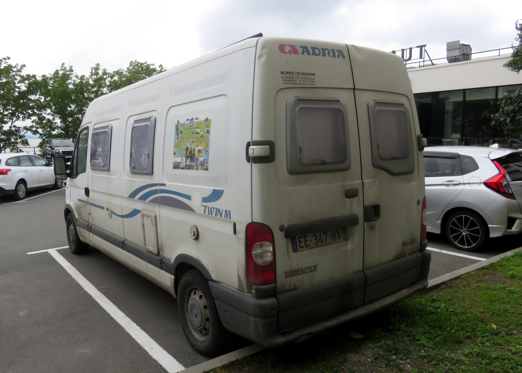 EE-347-HV, Adria Twin 