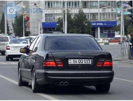 04 QQ 013, Mercedes-Benz E-Klasse