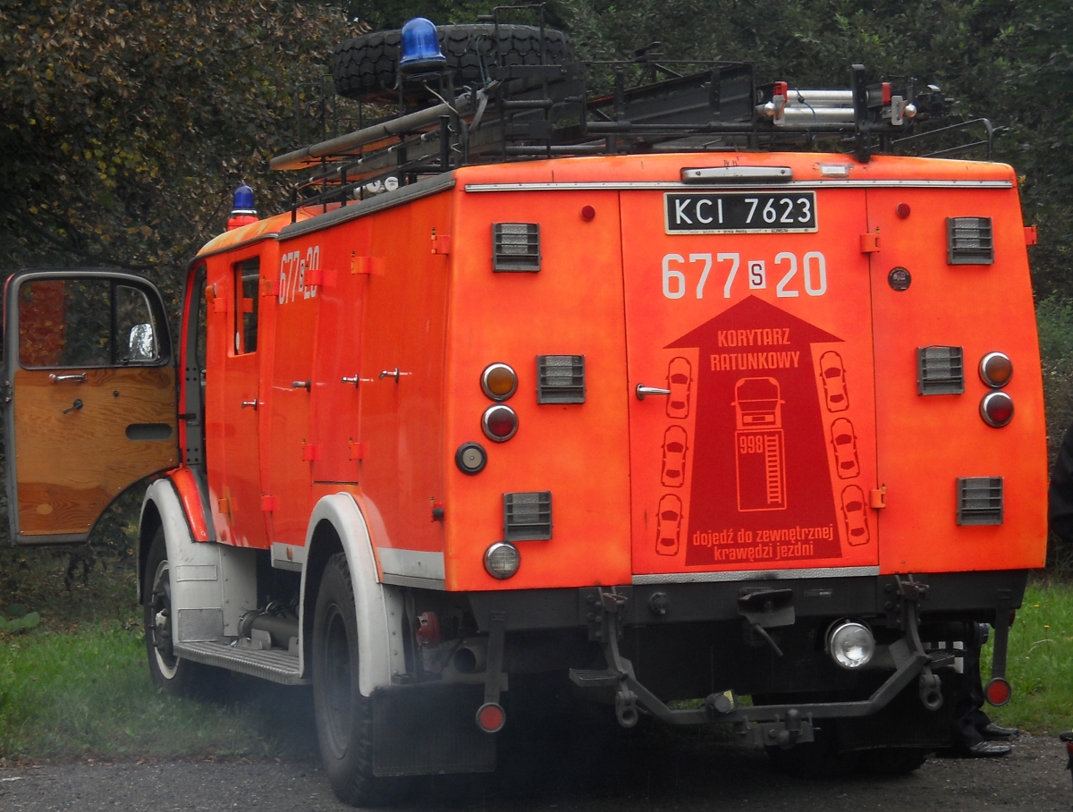 KCI 7623, Mercedes-Benz L/LA-Series Trucks 