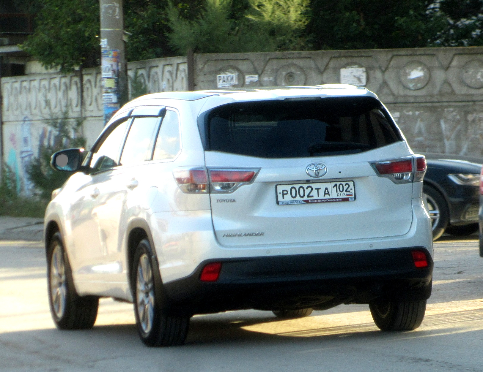 р 002 та 102, Toyota Highlander 