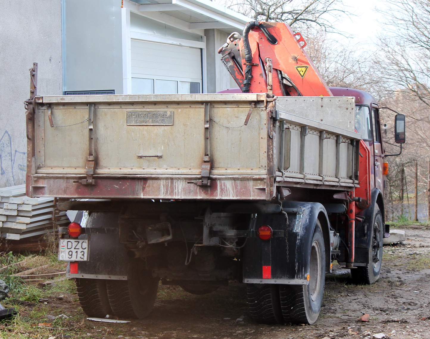 DZC-913, Volvo F80 Series F84/85/86 Medium Truck, 1967–1979