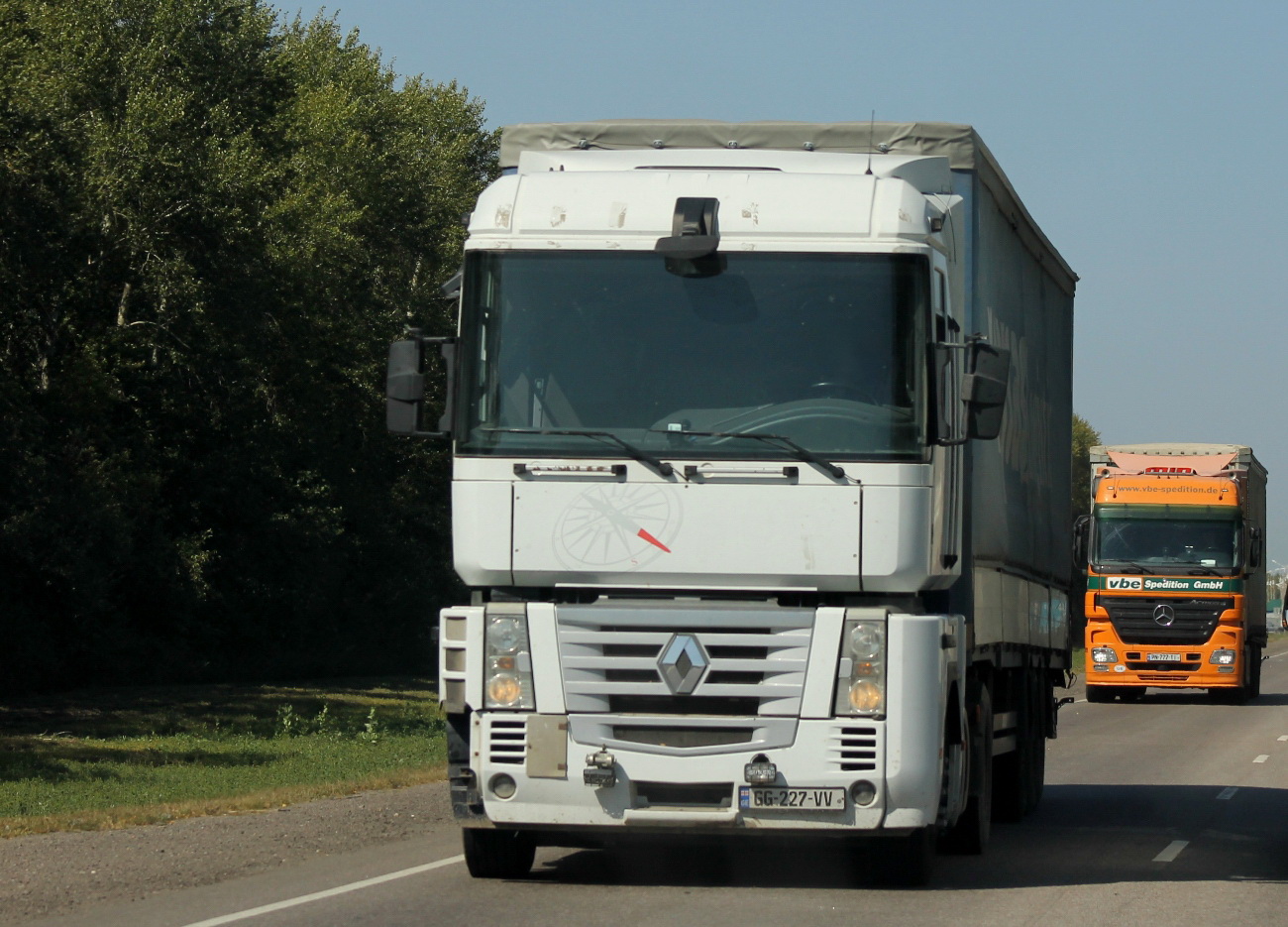 GG-227-VV, Renault Magnum 
