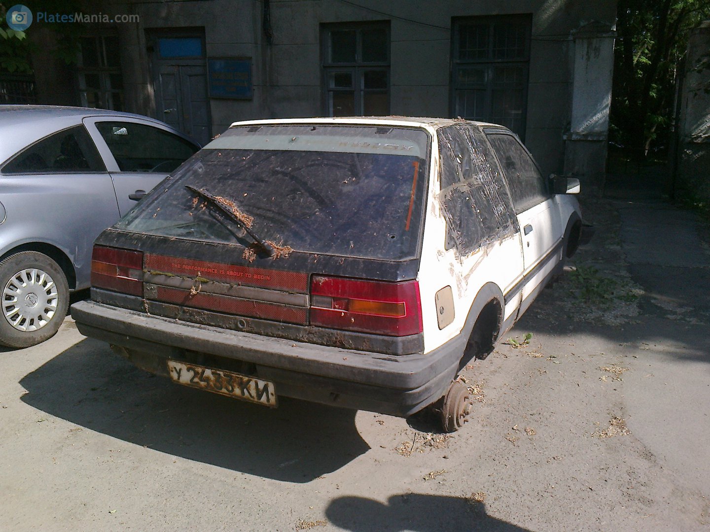 у 2433 КИ, Nissan Sunny 5th gen 3-door Hatch (B11), 1983–1985