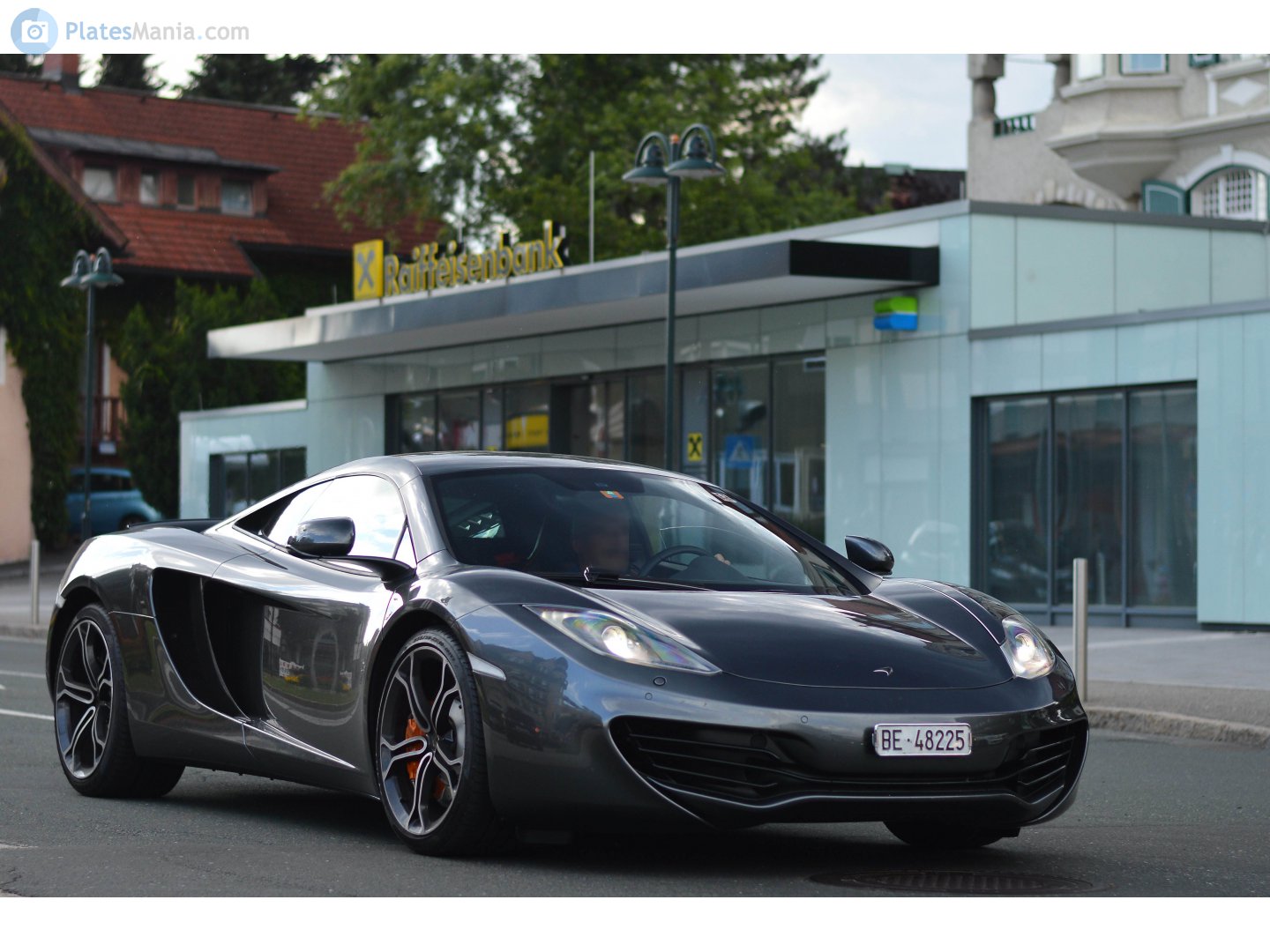 BE 48225, McLaren MP4-12C MP4-12C, 2011–2014