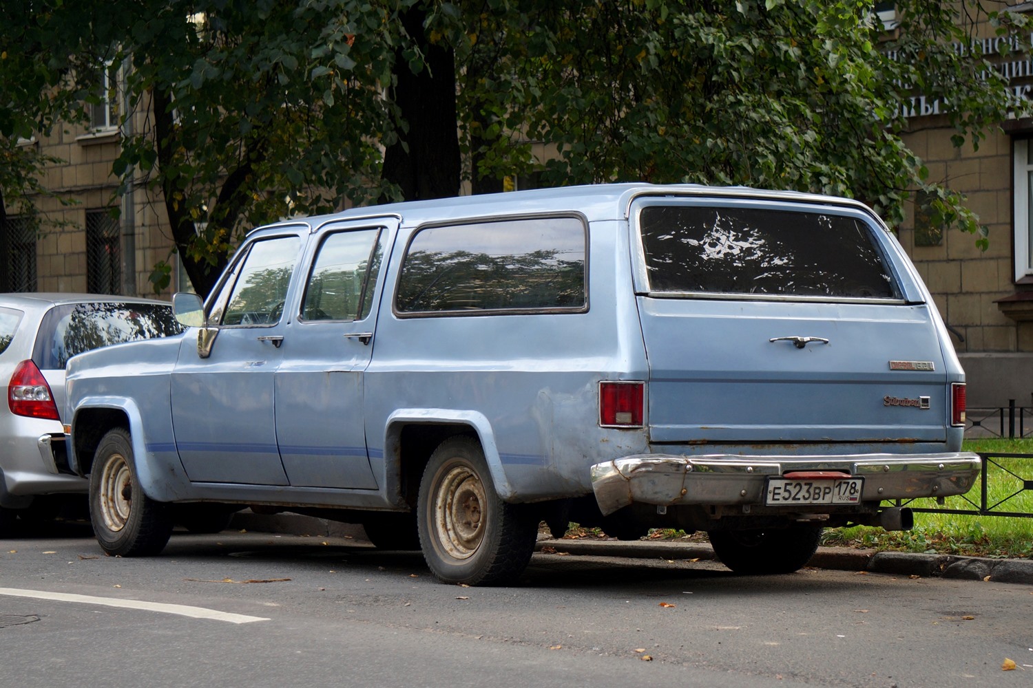 е 523 вр 178, GMC Suburban 7th gen, 1972–1991