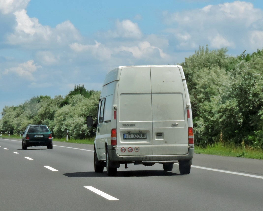 HR 02 BUR, Ford Transit 3rd gen Van (V184/V185), 2000–2006