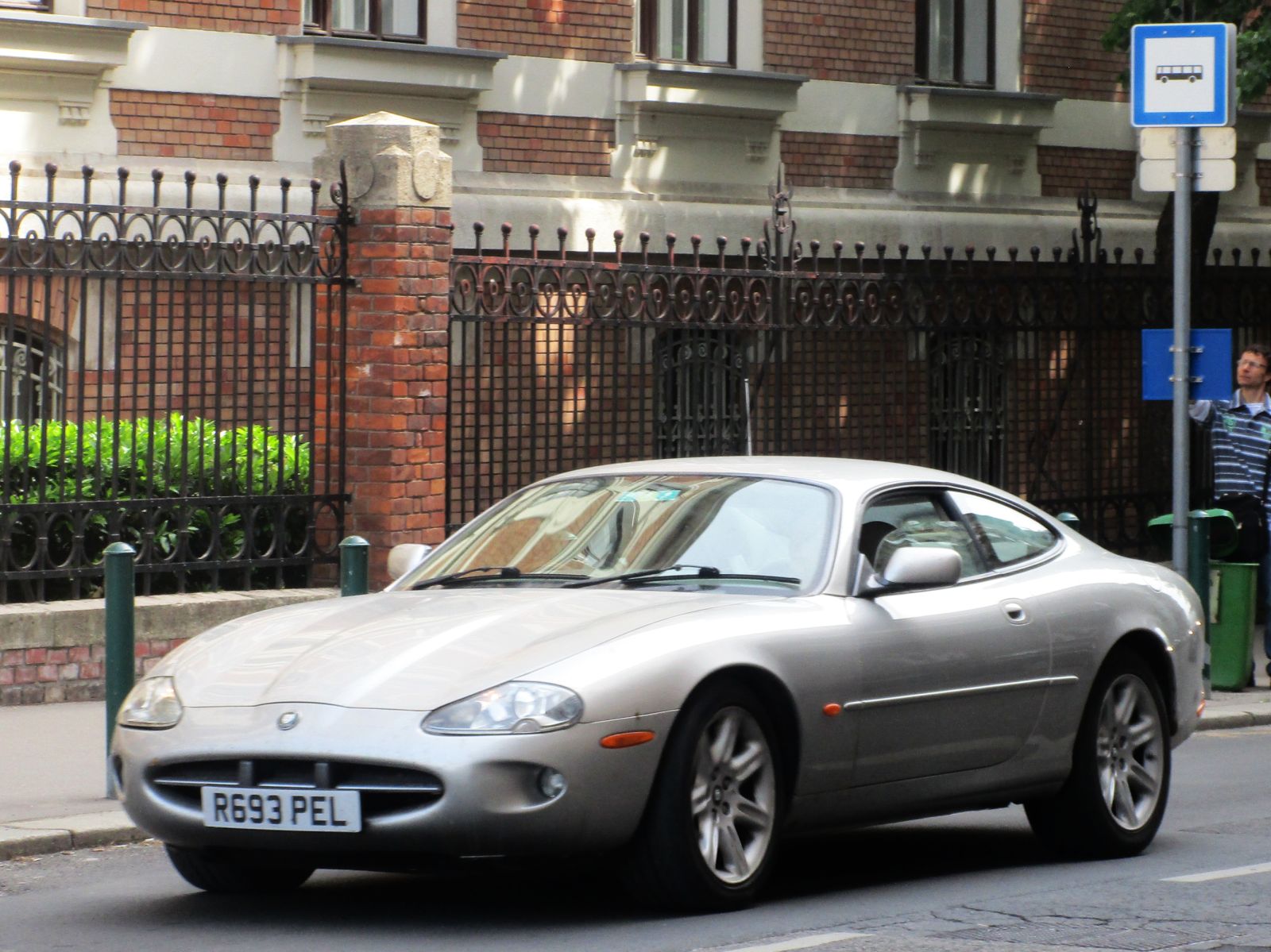 R693PEL, Jaguar XK 1st gen Coupé (X100), 1996–2006