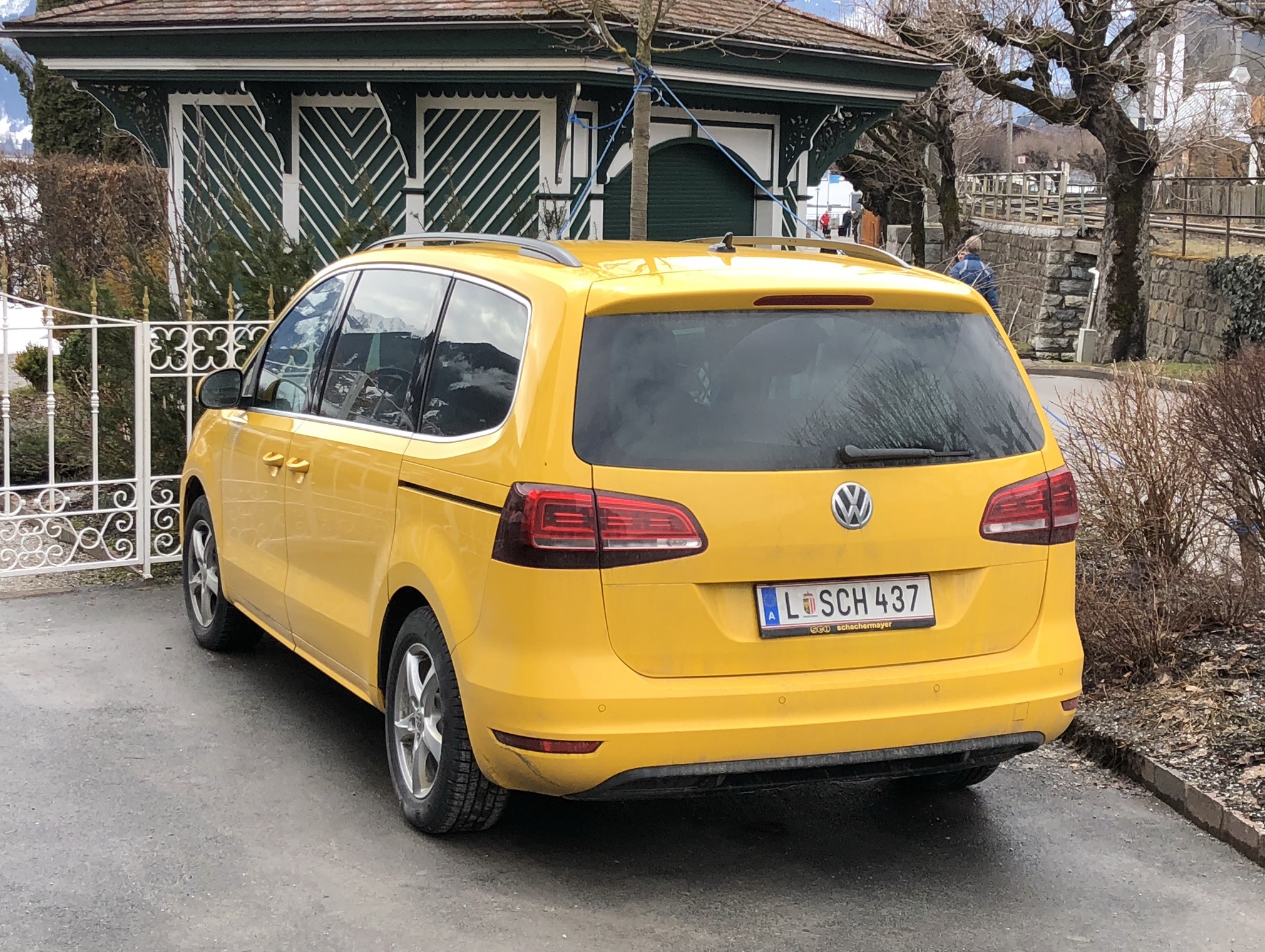 L SCH 437, Volkswagen Sharan 2nd gen (7N), 2010–2022