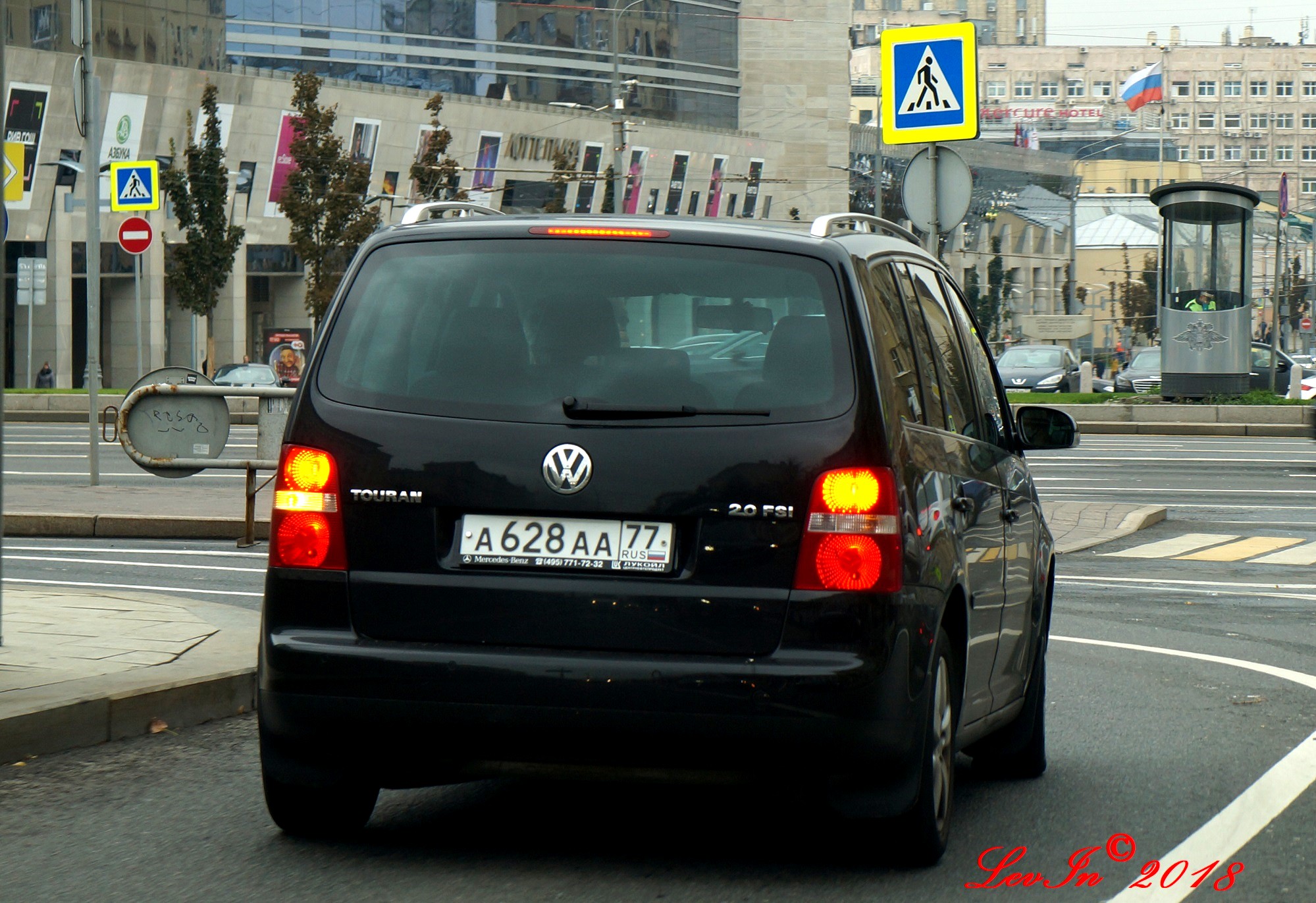 а 628 аа 77, Volkswagen Touran 1st gen (1T1), 2003–2006