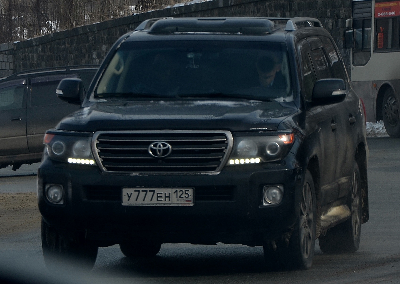 у 777 ен 125, Toyota Land Cruiser 200 (J200), 1st facelift, 2011–2015