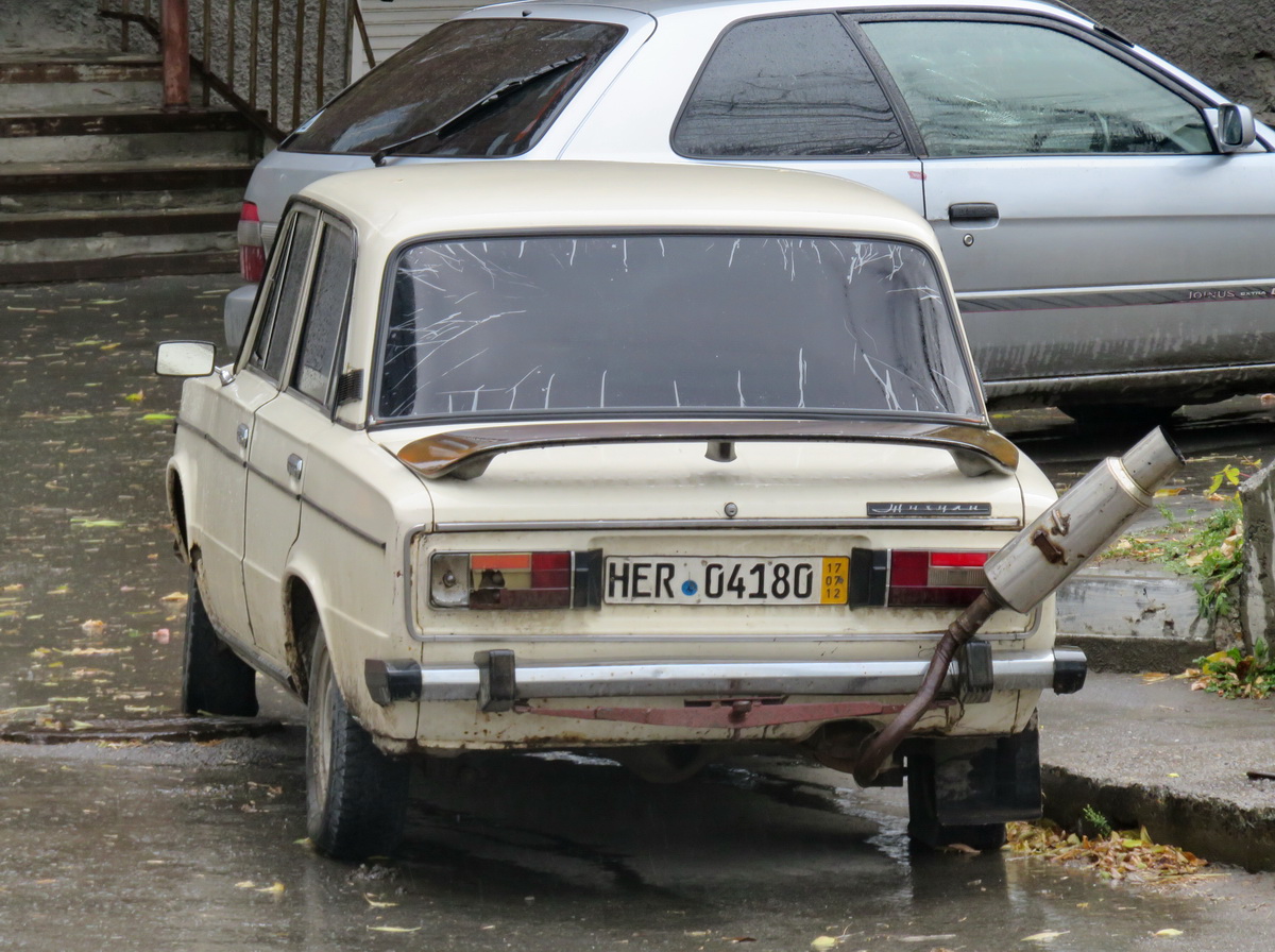 HER 04180, License plate without vehicle 