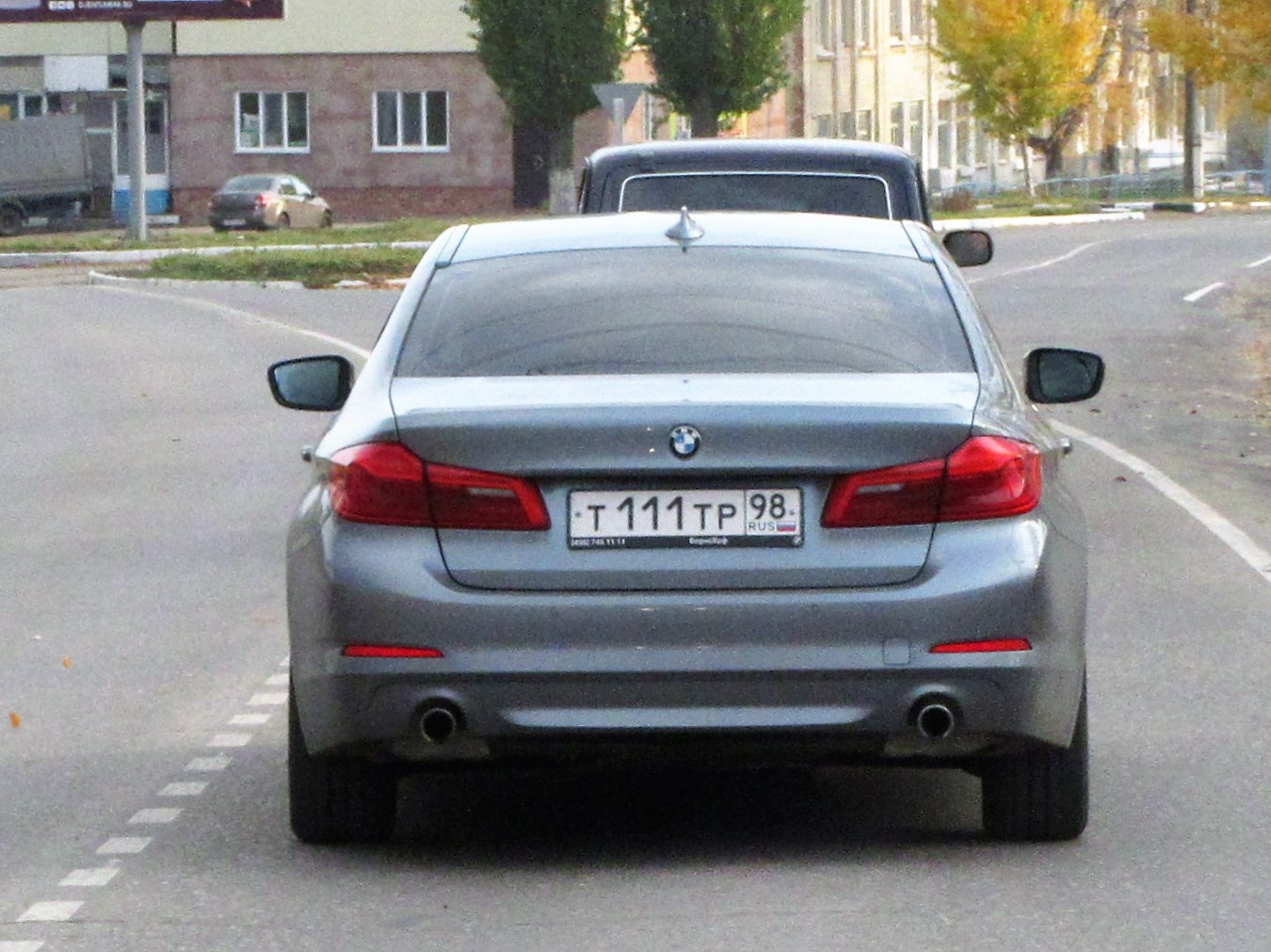 е719тр198 porsche cayenne. газ 32213. дефендер 2005. т693тр98. тр 98.