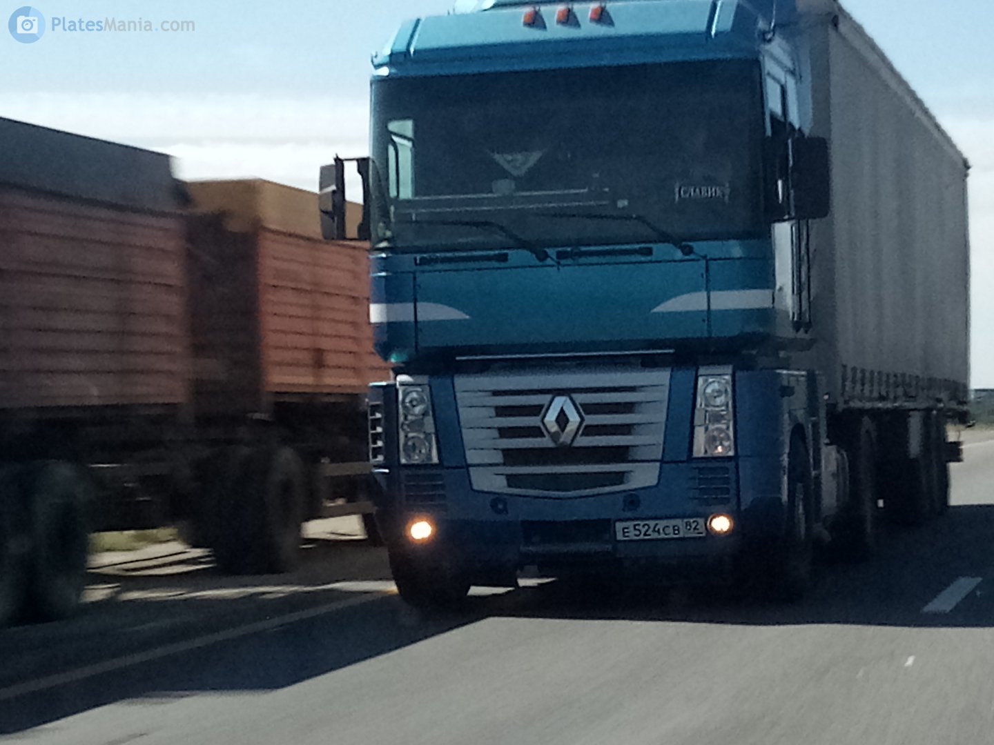 е 524 св 82, Renault Magnum 