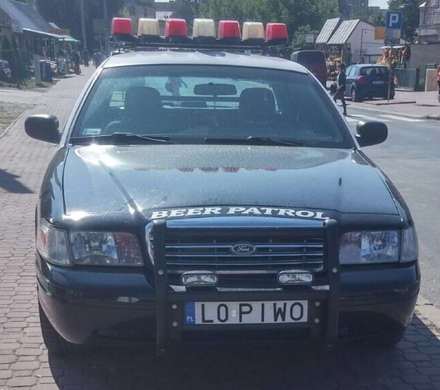 L0 PIWO, Ford Crown Victoria 2nd gen (EN114), 1997–2012