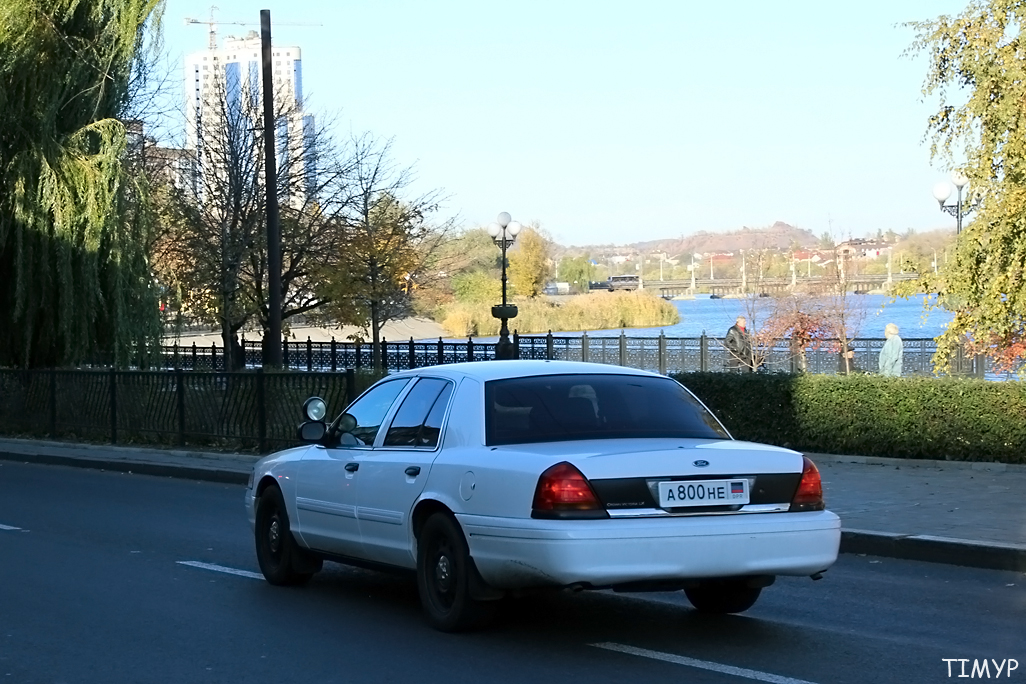 а 800 не, Ford Crown Victoria 2nd gen (EN114), 1997–2012