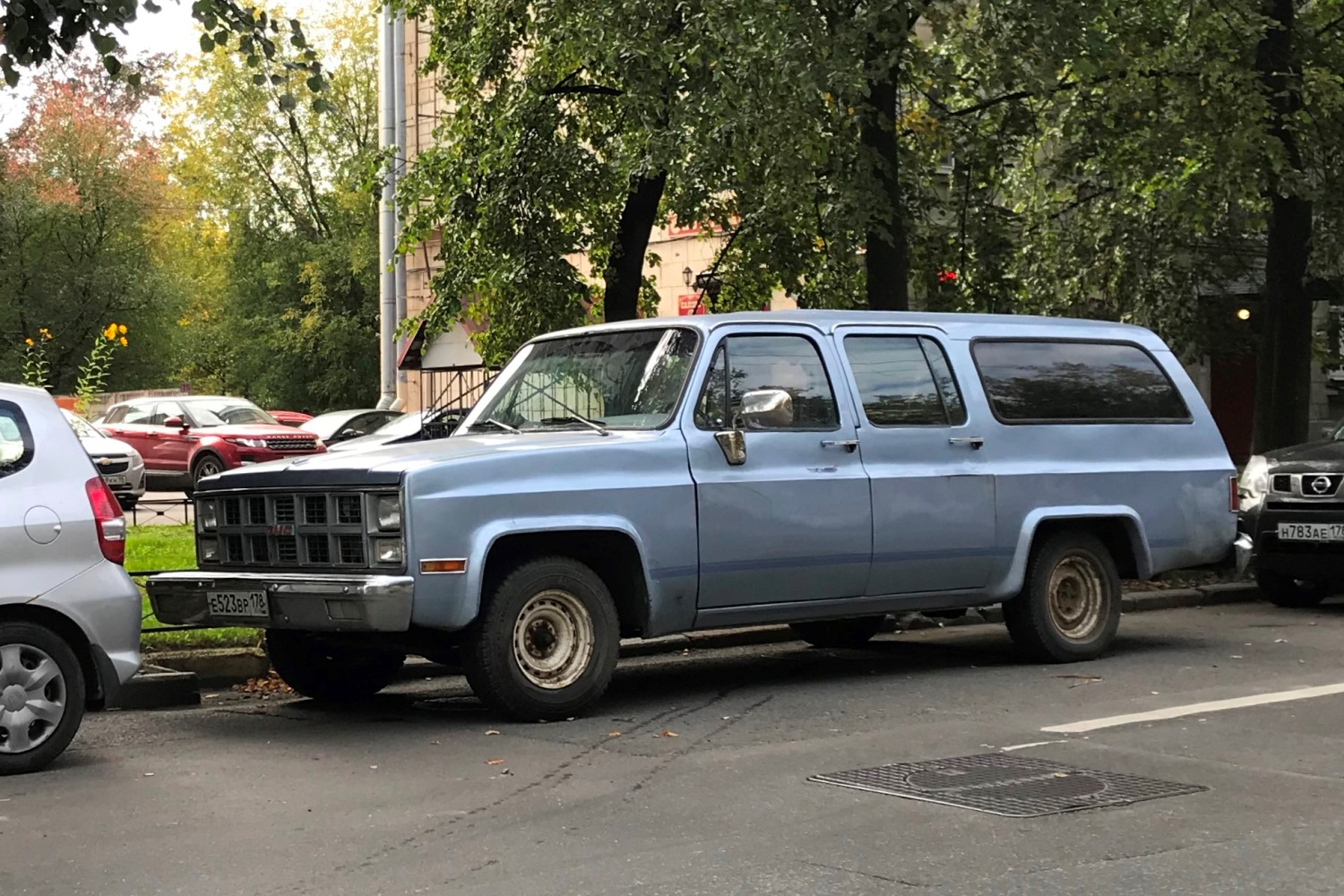 е 523 вр 178, GMC Suburban 7th gen, 1972–1991