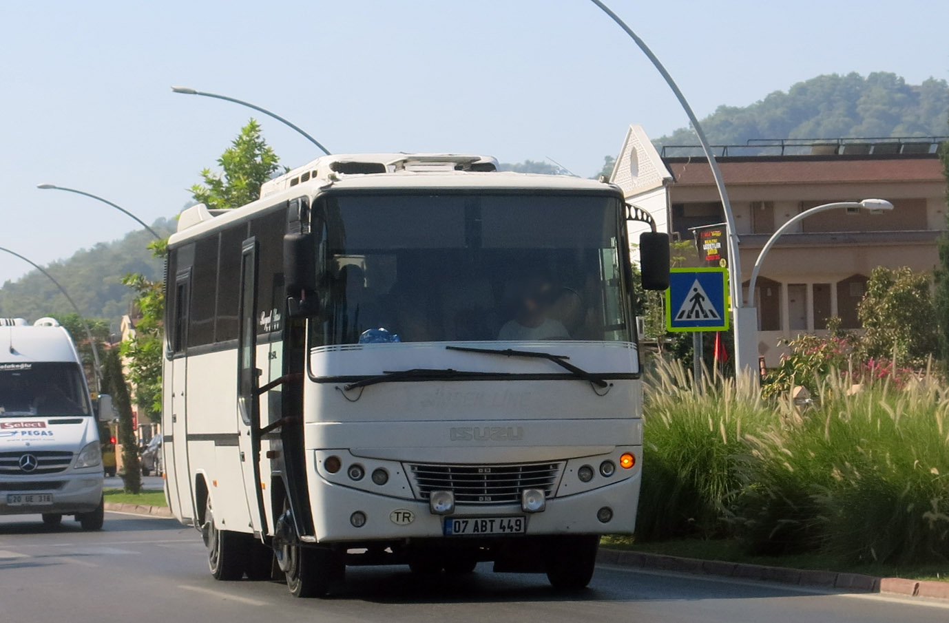 07 ABT 449, Isuzu Royal 