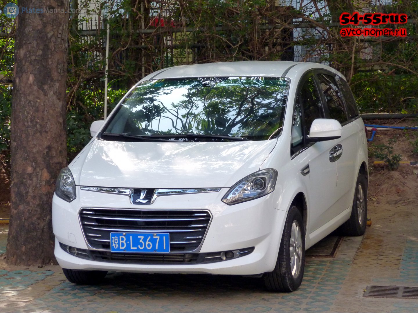 琼B·L3671, Luxgen 7 MPV (M7) 