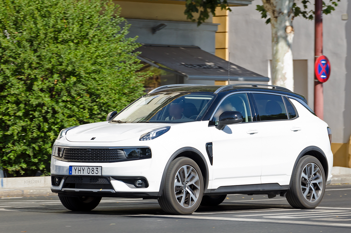 YHY 083, Lynk & Co 01 1st gen (CX11), 2017–2020