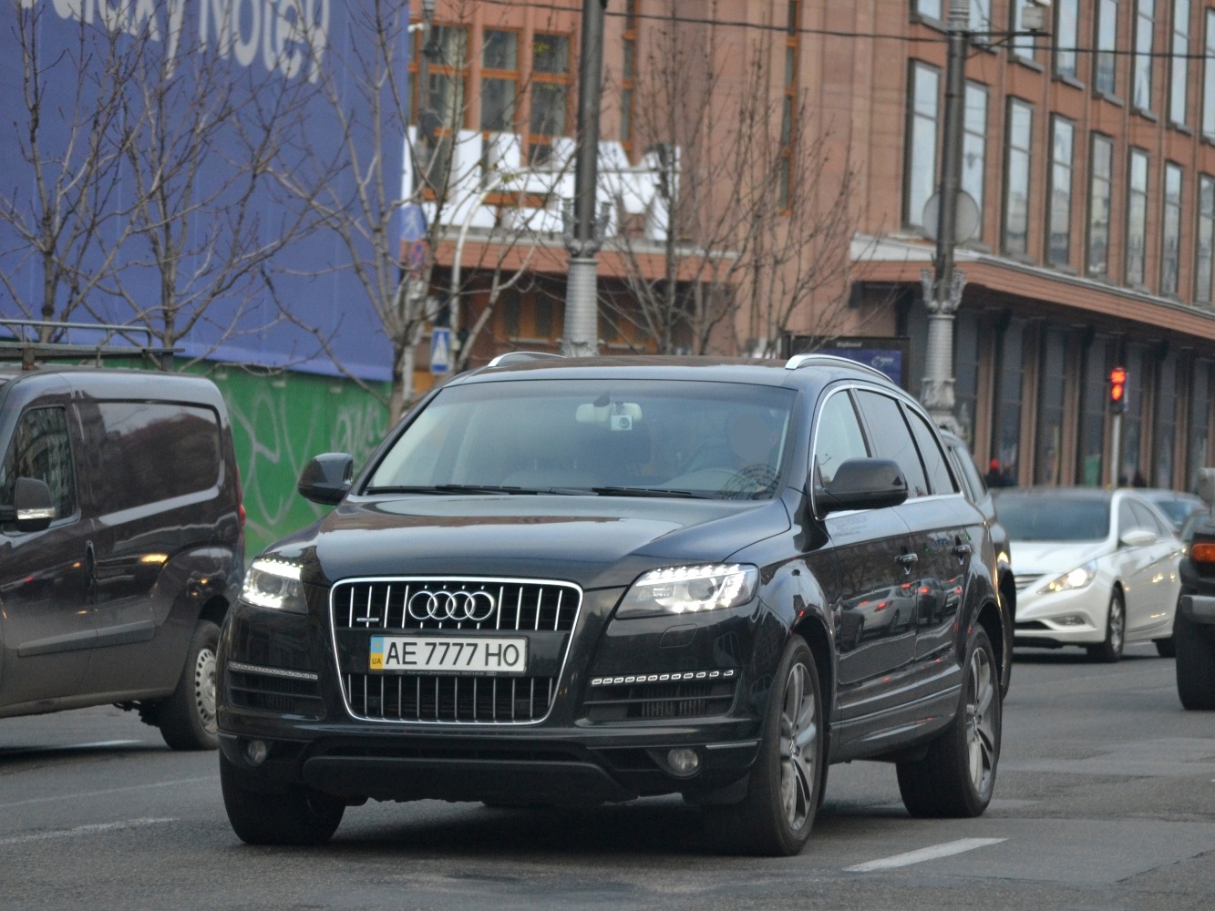 AE 7777 HO, Audi Q7 