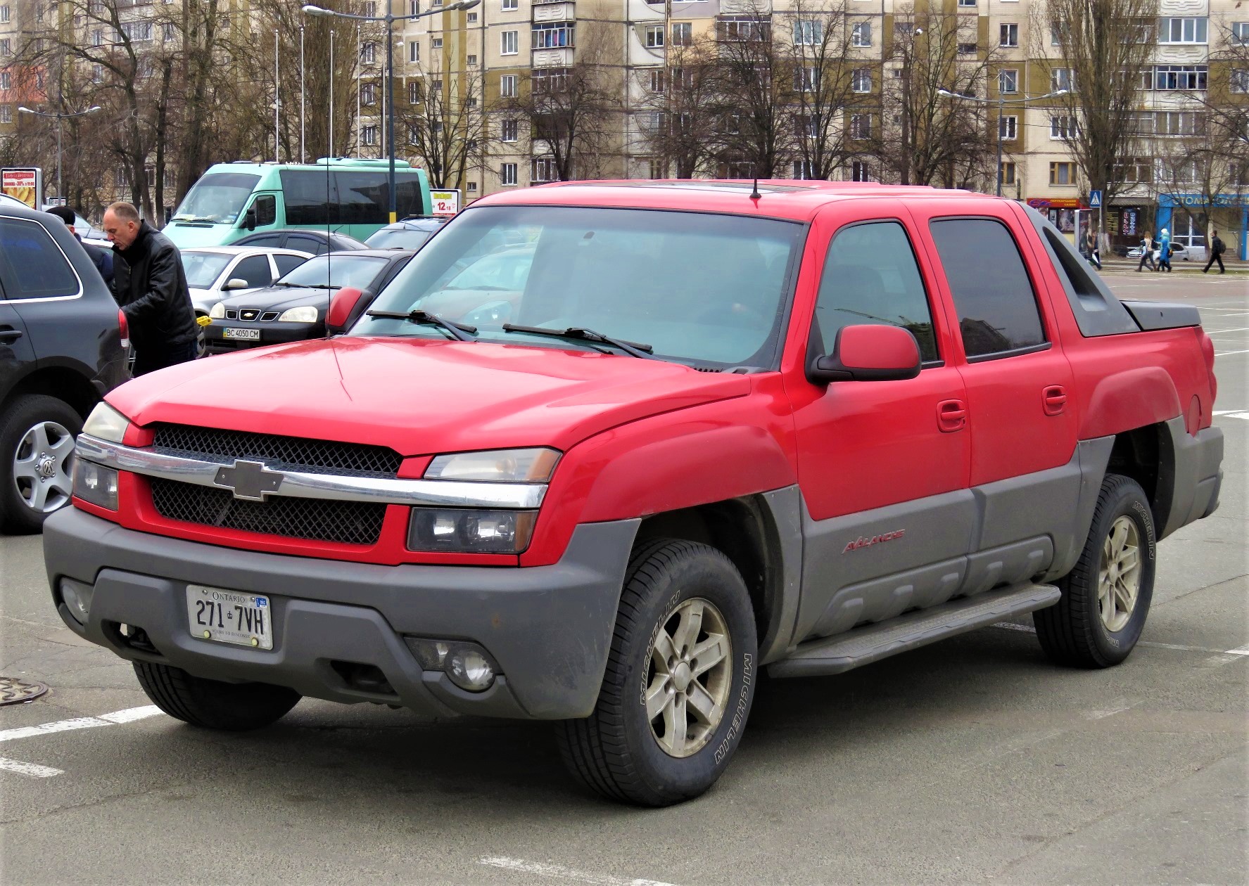 271-7VH, Chevrolet Avalanche 1st gen (GMT805), 2001–2006