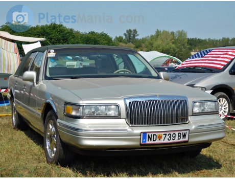 ND 739 BW, Lincoln Town Car
