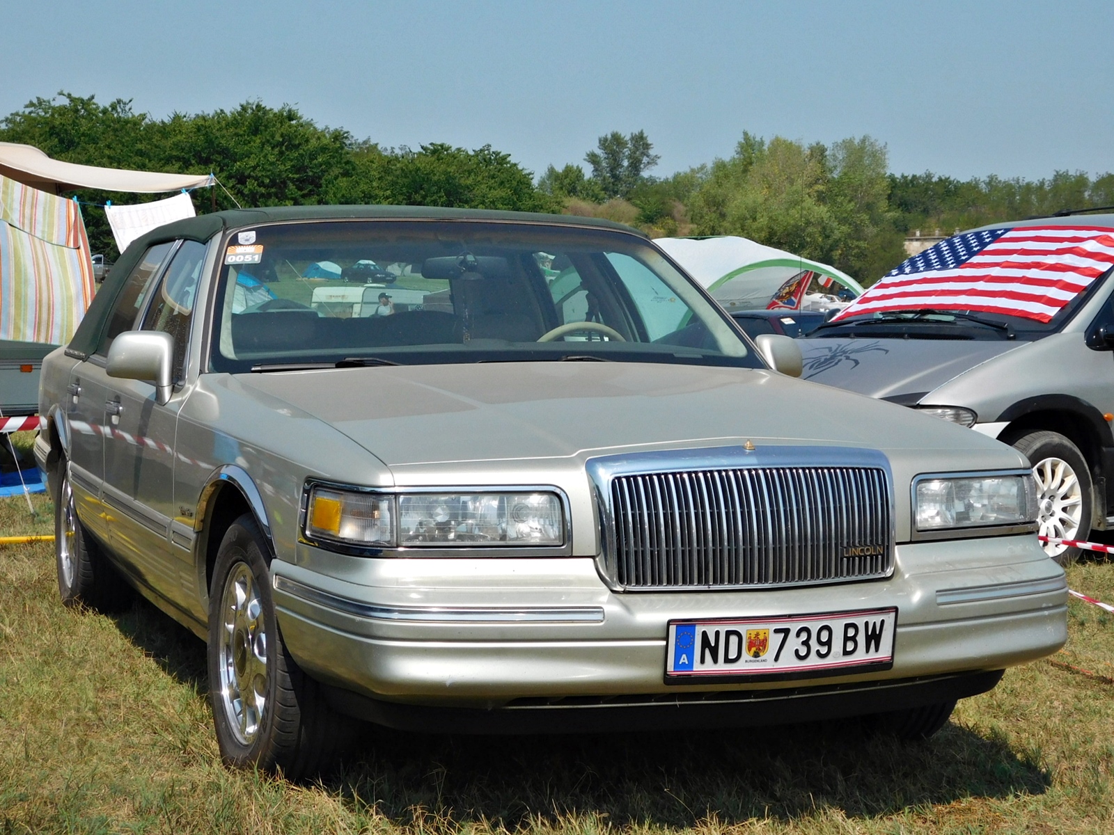 ND 739 BW, Lincoln Town Car 2nd gen (FN36/116), 1989–1997