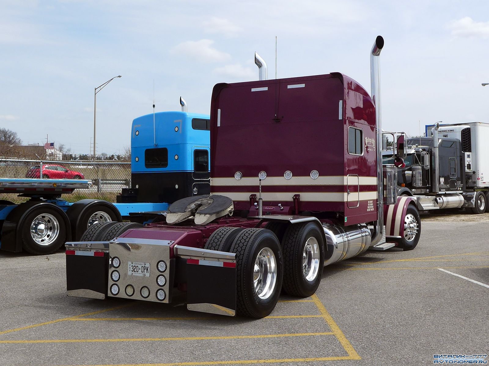 320-0PK, Peterbilt 389 