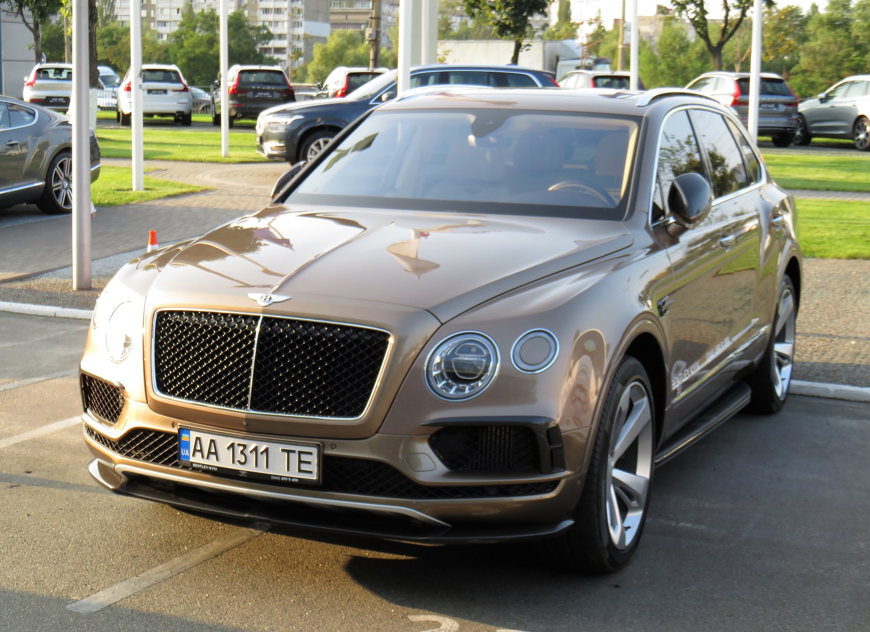 AA 1311 TE, Bentley Bentayga 1st gen (PL71), 2016–2020
