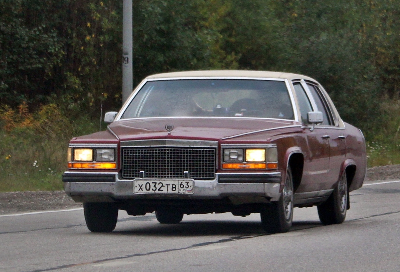 х 032 тв 63, Cadillac Brougham 1st gen (W69; D-body), 1986–1989