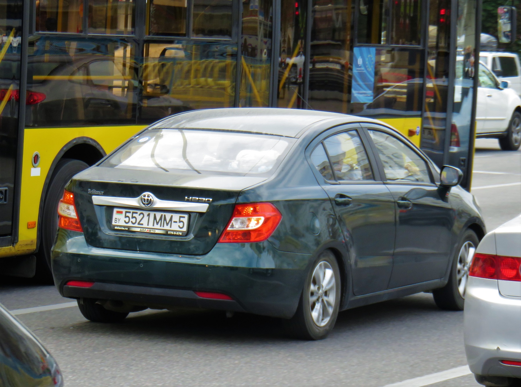 5521 MM-5, Brilliance (Huachen Zhonghua) H230 