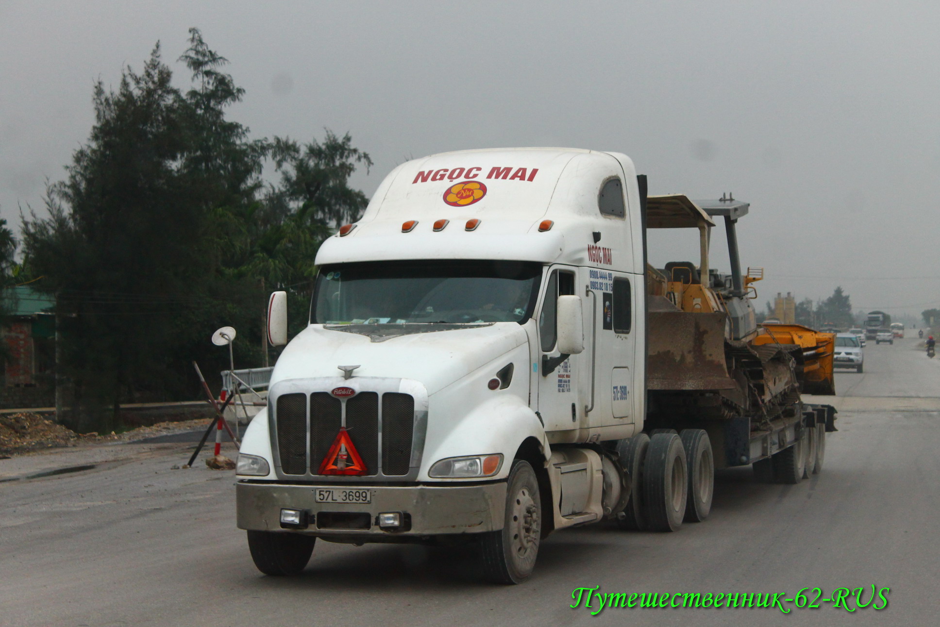 57L-3699, Peterbilt 387 