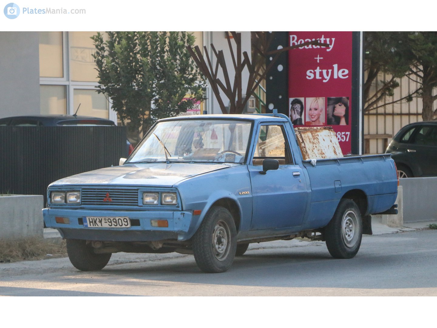 HKY-9909, Mitsubishi L200 1st gen (L020), 1978–1986