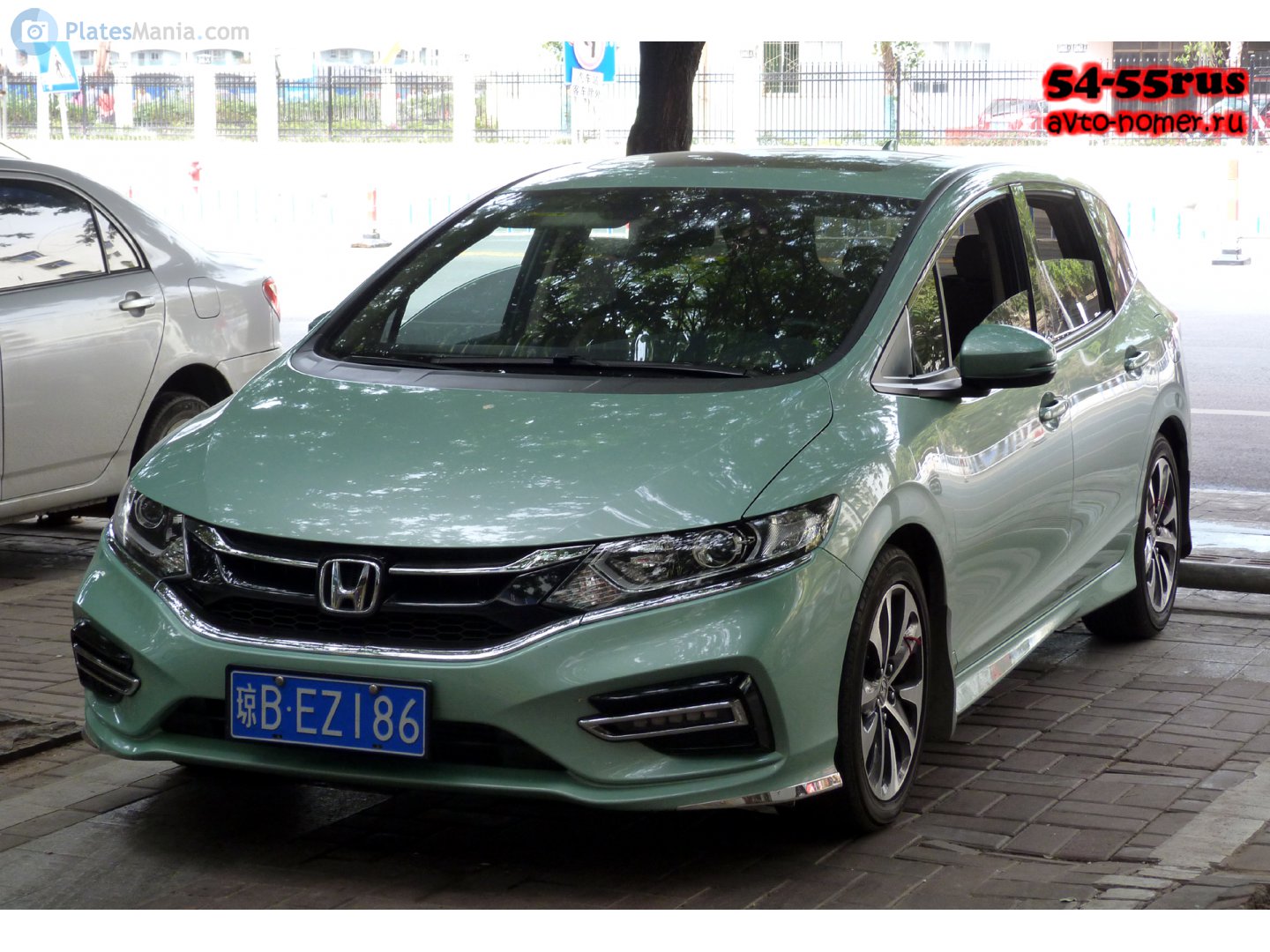 琼B·EZ186, Honda Jade 1st gen (FR4/FR5), 2013–2020