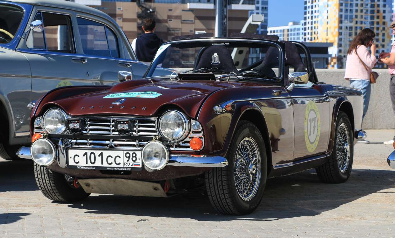 с 101 сс 98, Triumph TR4 