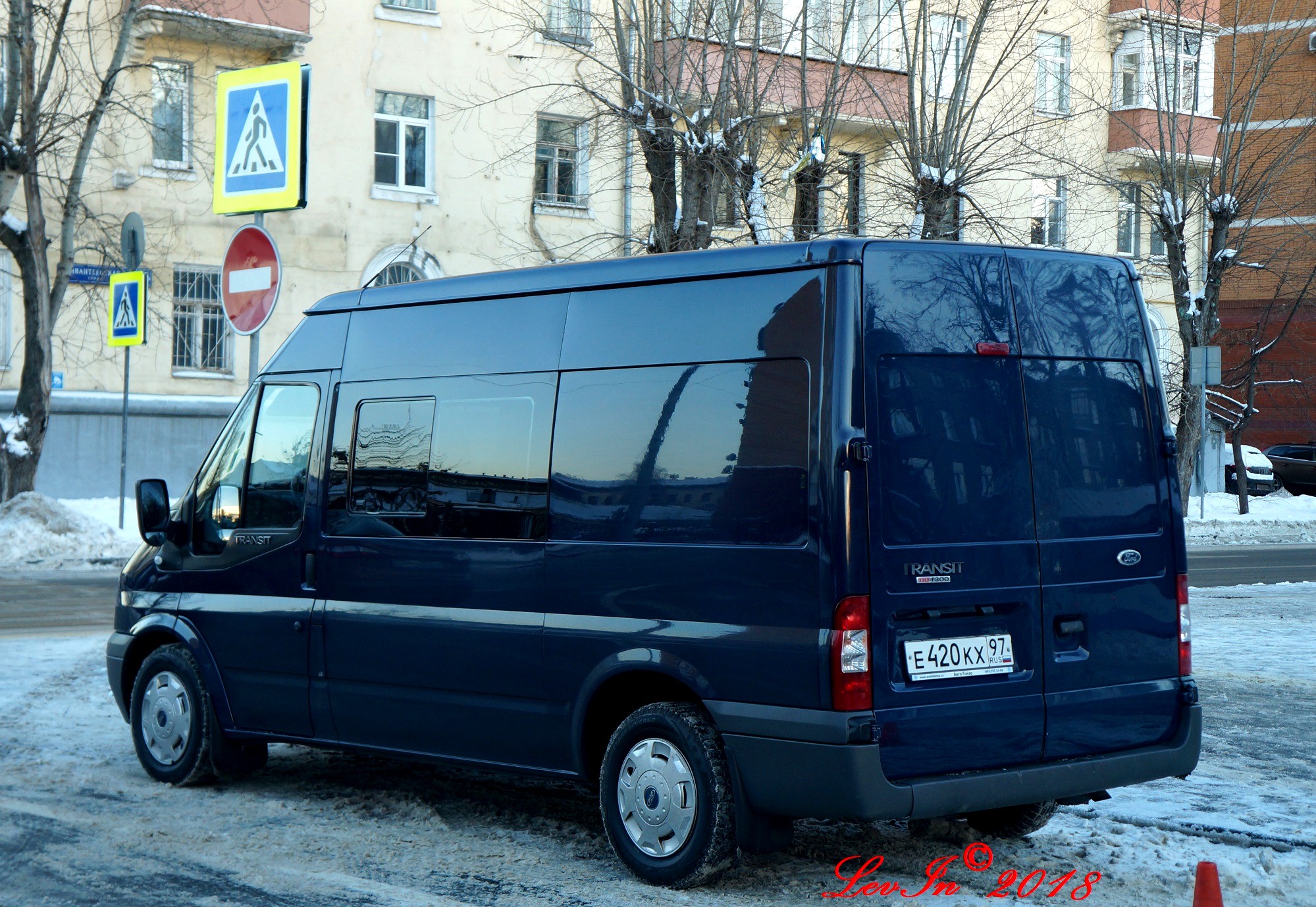 е 420 кх 97, Ford Transit 