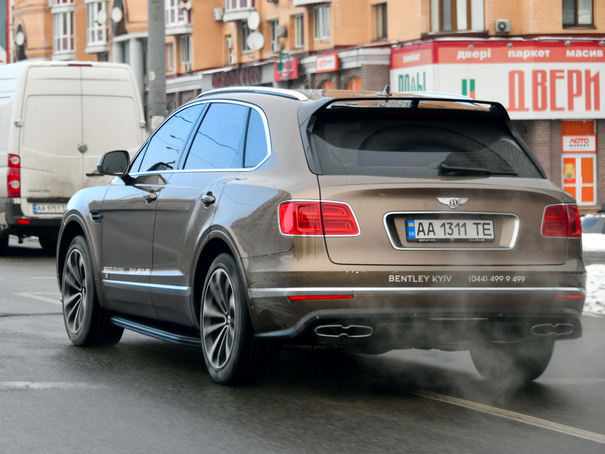 AA 1311 TE, Bentley Bentayga 1st gen (PL71), 2016–2020