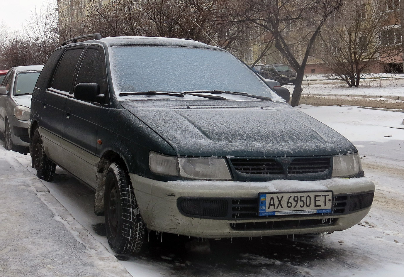 AX 6950 ET, Mitsubishi Space Wagon 2nd gen (N30/N40), 1991–1998