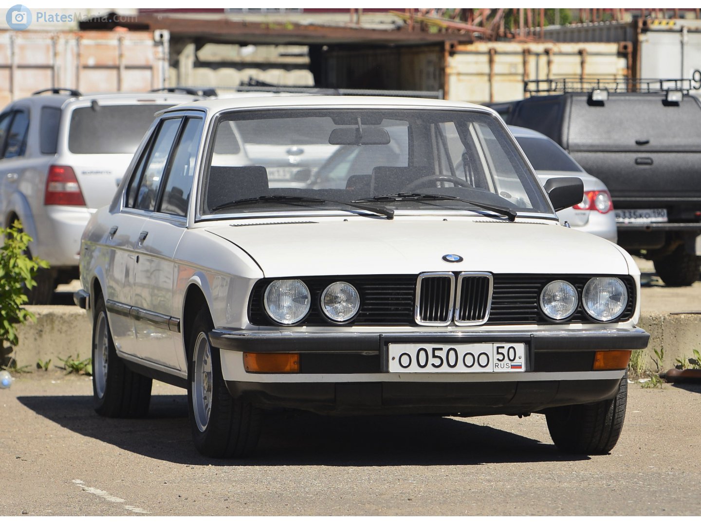 о 050 оо 50, BMW 5 Series 2nd gen (E28), 1981–1988