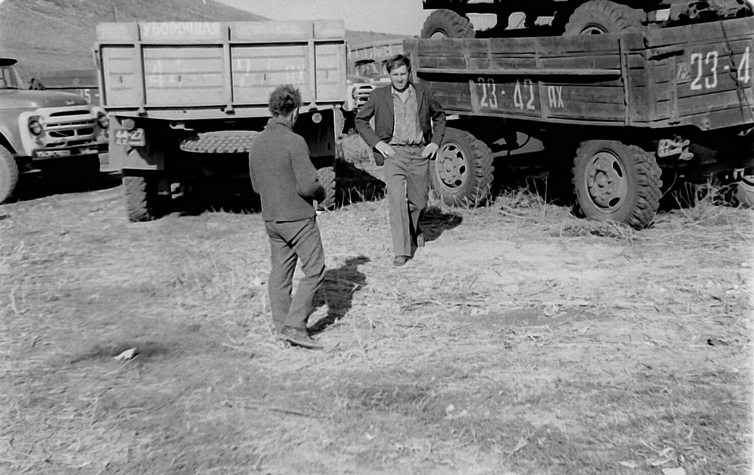 2342 АХ, Trailers (1958) 