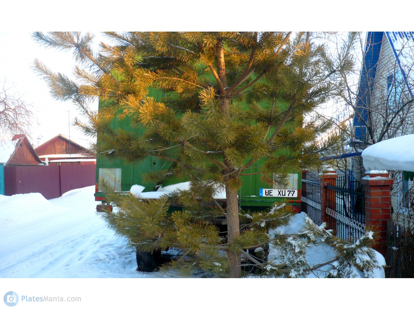 UE XU 77, License plate without vehicle 